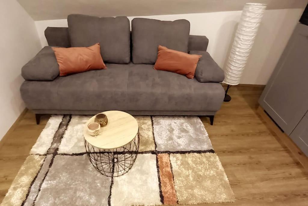 Kleine, Gemuetliche Dachgeschosswohnung Laudenbach  Ngoại thất bức ảnh